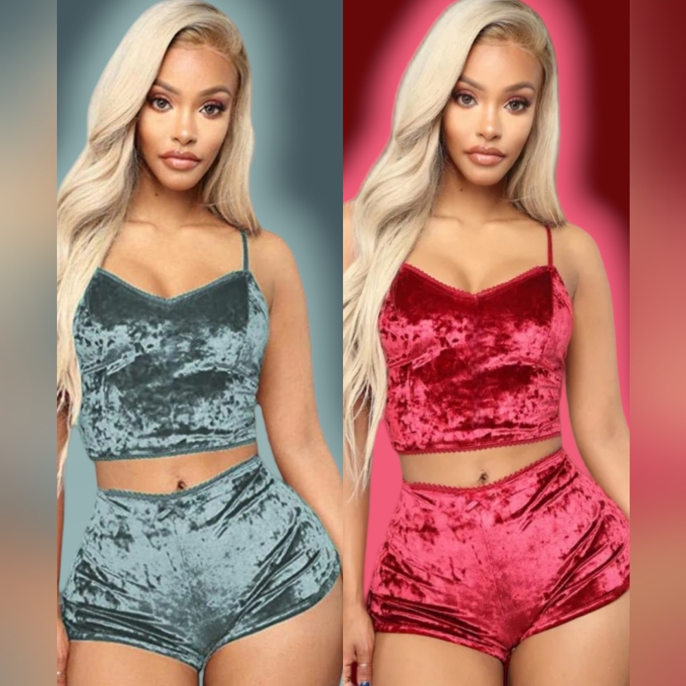 2 Sets of Women's Velvet 2 piece Pajama Nightwear. 4 PCS LiteBlue Red